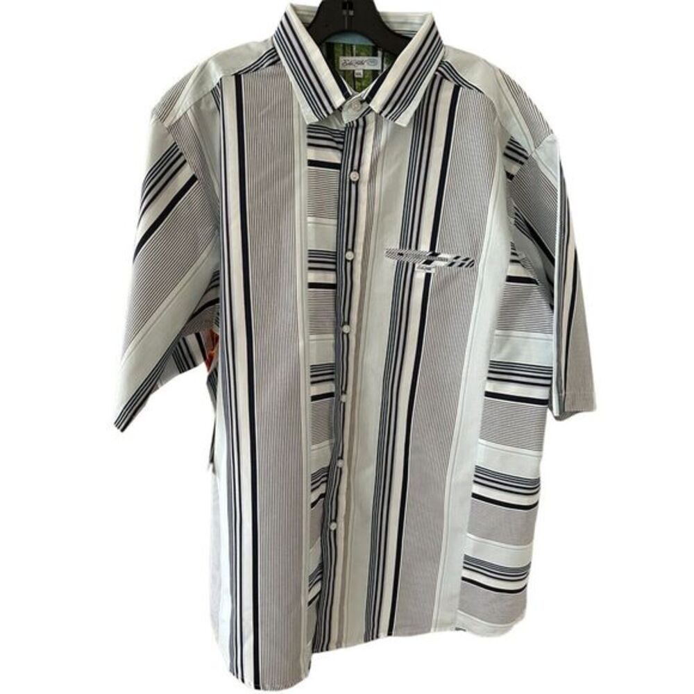 Vintage Marc Ecko Short Sleeve Button‎